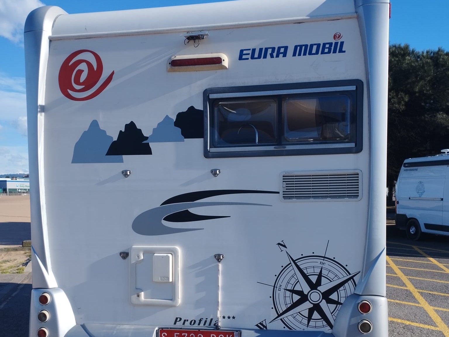 Autocaravana vista trasera